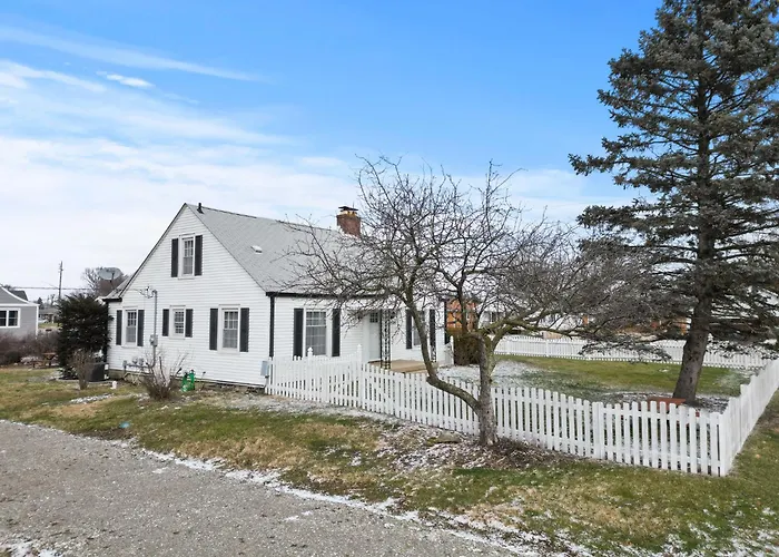 Charming Home In Speedway